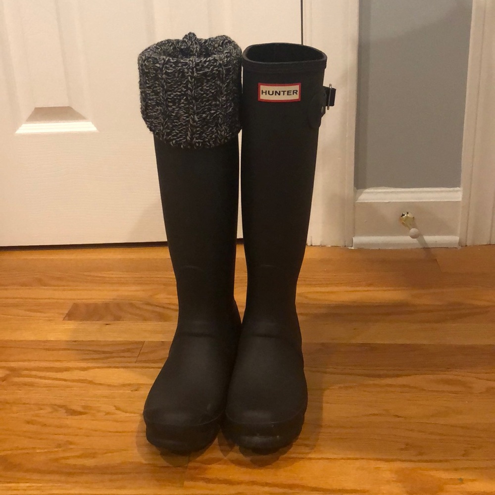 Worn once hunter boots w/sock